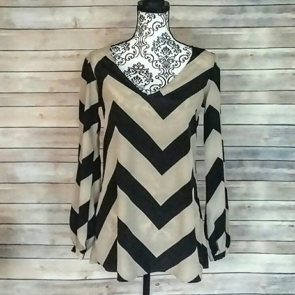 Unique Metaphor Long-Sleeved Blouse Size S
